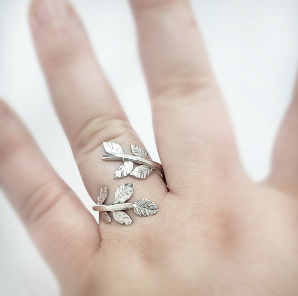 Silver Vine - Adjustable Ring